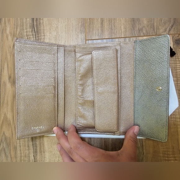 🎉🎉HOST PICK🎉🎉CHANEL Bicolore CC Logo Metallic Leather Long Trifold Wallet - Picture 7 of 16